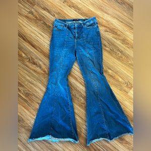Judy Blue Super Flare Size 11